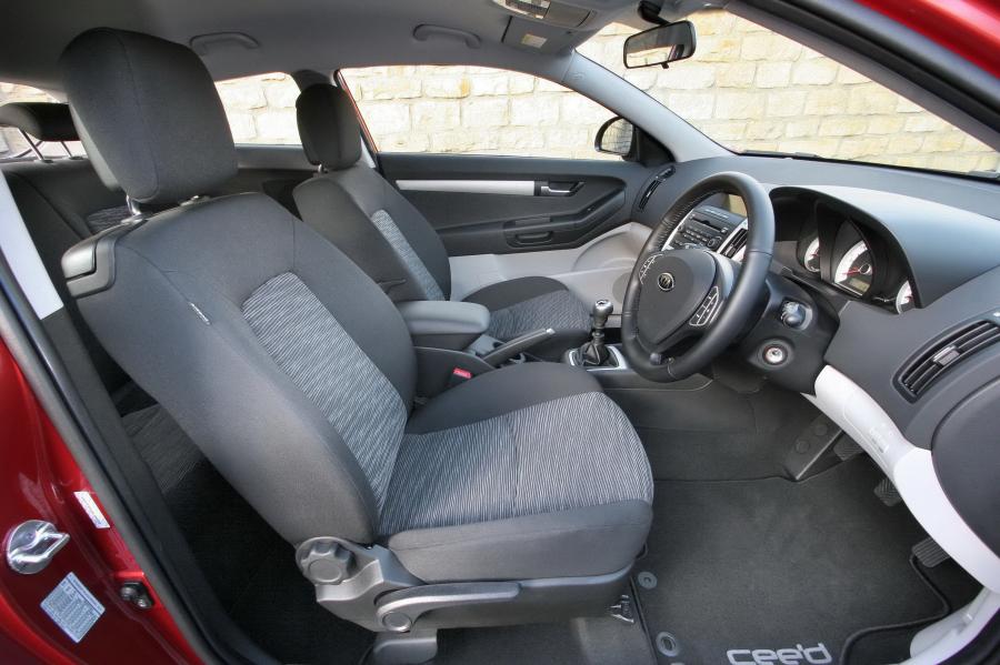  Kia pro_cee&rsquo;d 2008 года  (фото 41 из 182)